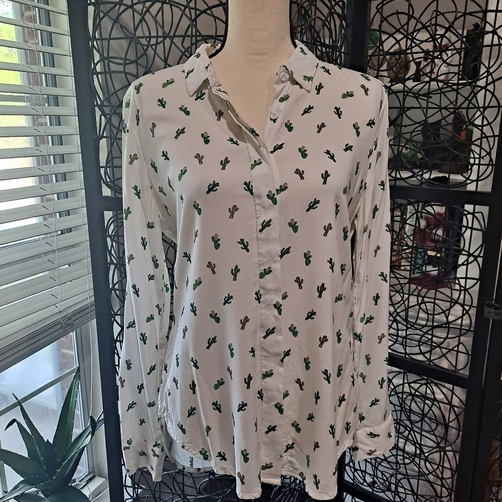 Per Se Size Medium Cactus Print White Button Up Tunic Long Sleeve